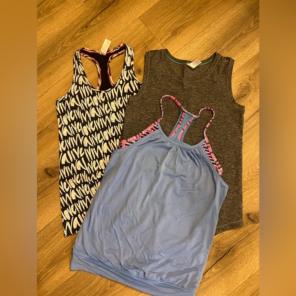 Three IVIVVA tanks